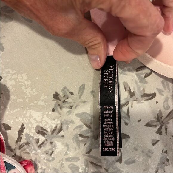 VICTORIA’S SECRET | very sexy push up 32C & matching thong S - Picture 6 of 7